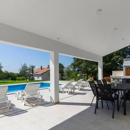 Vikendica House Piljan
