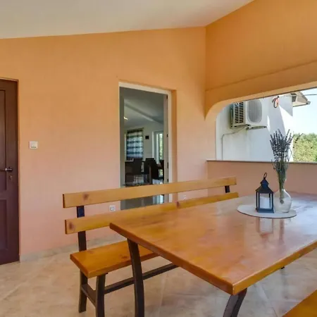 Vakantiehuis House Piljan *